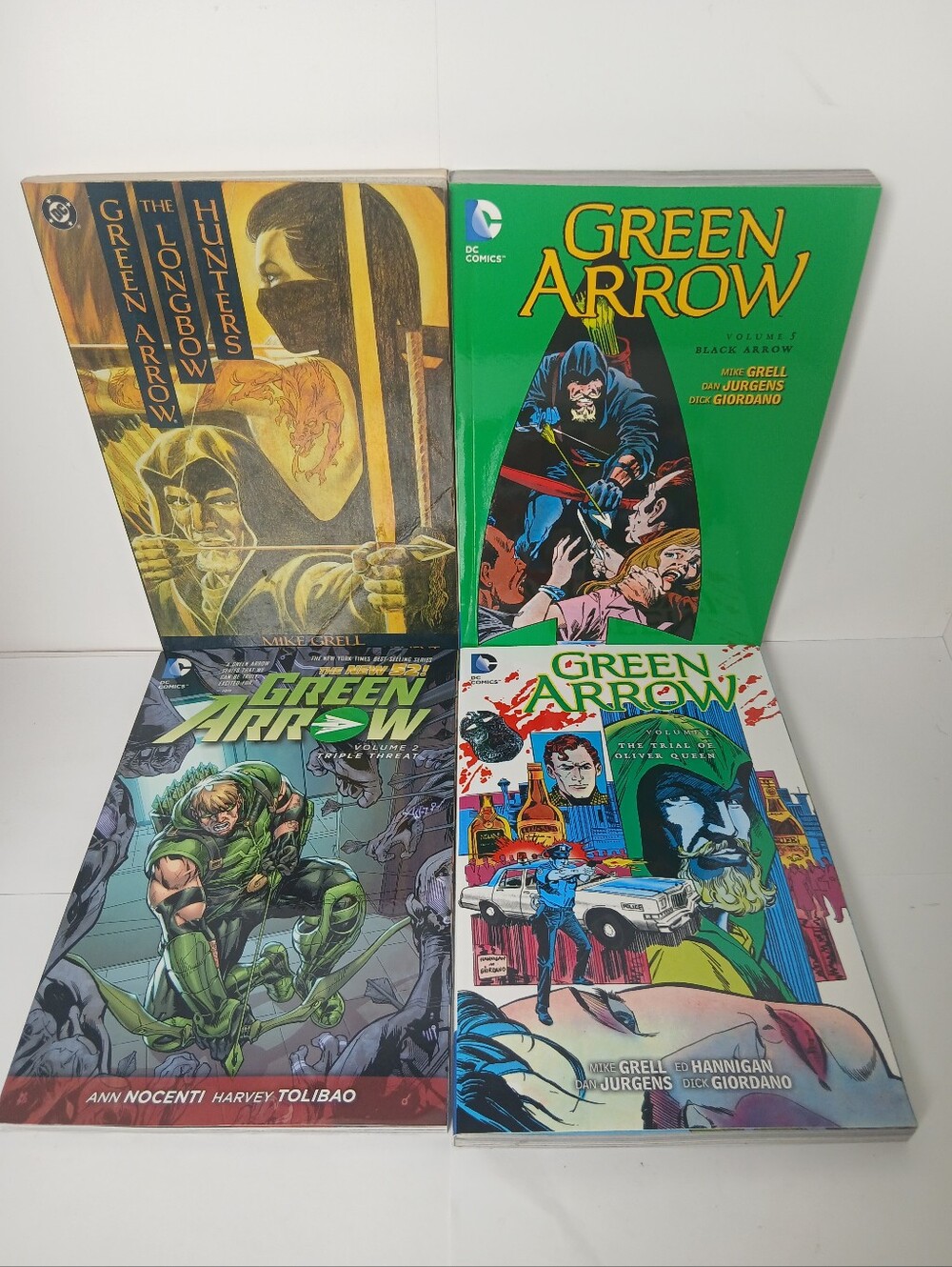 2 Green Arrow Graphic Novels, Black Arrow, Triple Threat, Oliver Queen, Longbow